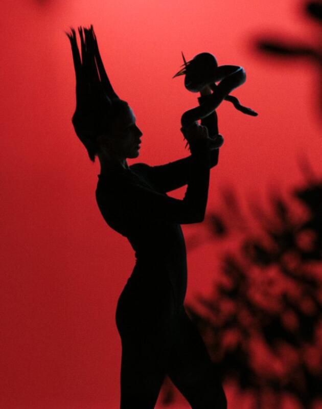 Nova pjesma Mache Ravel je stigla za Halloween, a priča iza nje je još zanimljivija