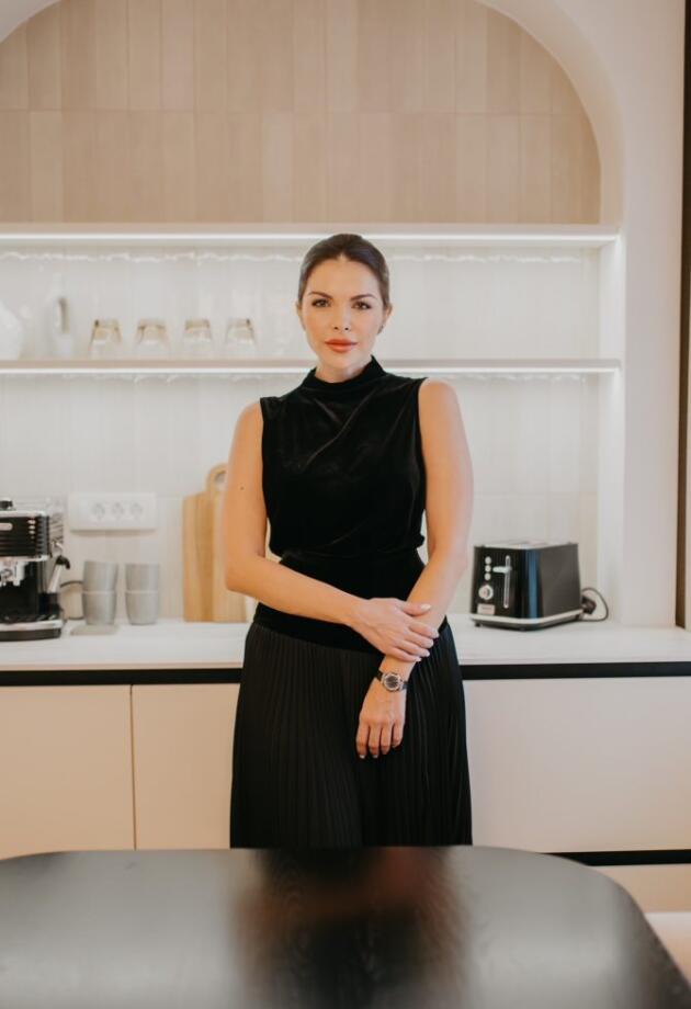 Elegantni stan u Tuzli spaja svjetlo i proporcije tako lako da ga poželite preslikati