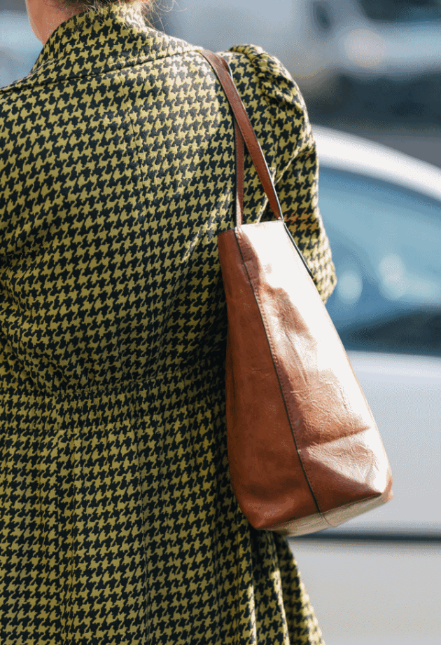 Titova ulica kroz detalj koji je zaokružio zimski stil prolaznika Sarajeva