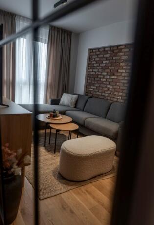 Inspirišite se industrijskim stanom u Sarajevu od 48 m² u kojem je cigla glavni karakter