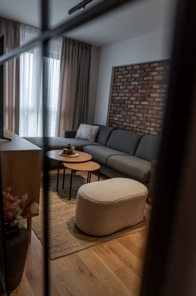 Inspirišite se industrijskim stanom u Sarajevu od 48 m² u kojem je cigla glavni karakter
