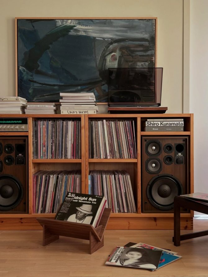 Analogna komoda za dnevni boravak je komad zbog kojeg ćemo opet slušati albume