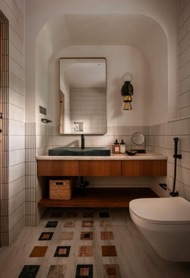 Ovakav ormarić za kupatilo rješava svakodnevni problem sitnica koje uvijek stoje na lavabou