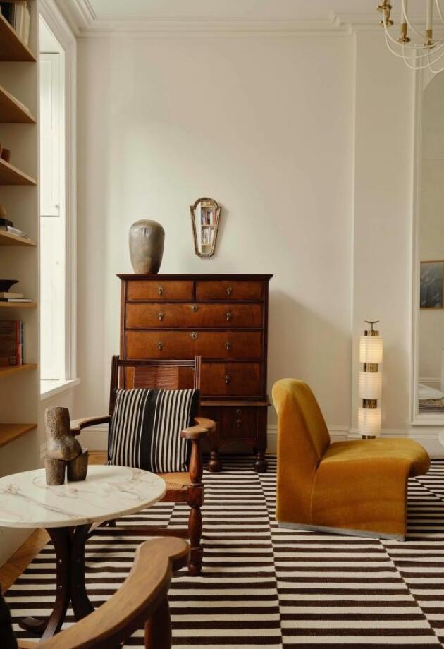 Ako niste naslijedili naninu, pronašli smo drvene komode i vitrine koje imaju tu toplinu