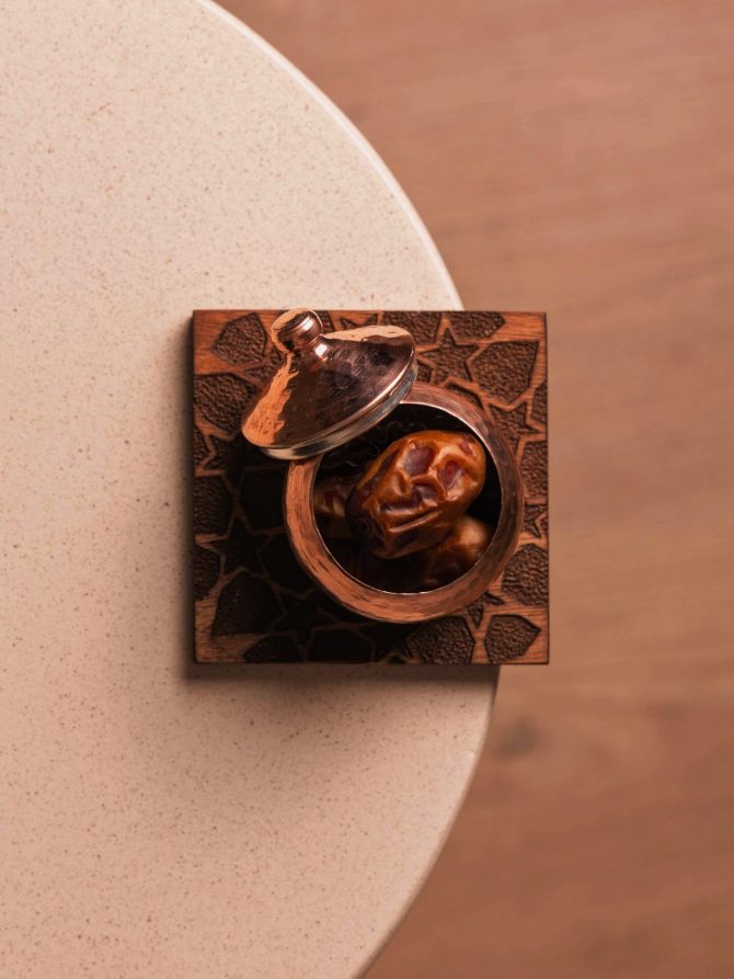 Set za posluživanje koji smo pronašli na Čaršiji poželjet ćete za iftarsku trpezu