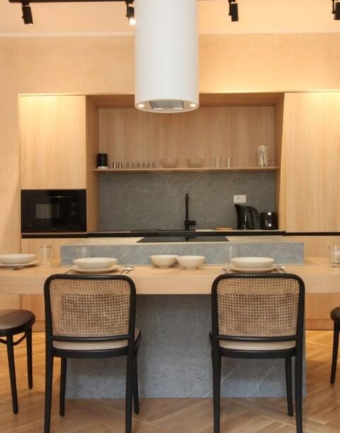 Stan na Džidžikovcu pokazuje da bež interijer može biti zanimljiv ako se uradi ovako