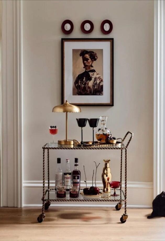 U Sinsay-u smo pronašli komad koji će zamijeniti pomoćni stolić jer je funkcionalniji