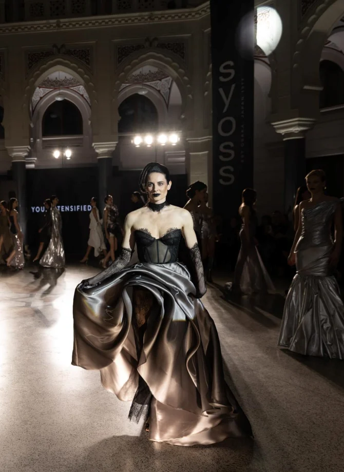 Svi detalji SYOSS GLAZE revije u Sarajevu: Fokus na kosi, silueti i sjaju