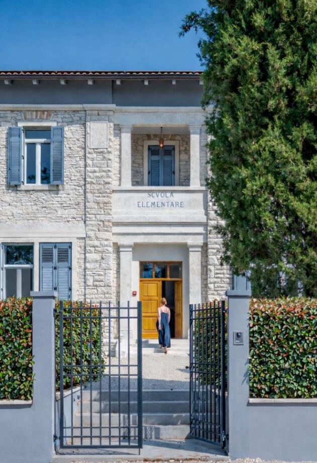 Škola stara gotovo 100 godina u Istri pretvorena u dom krije zanimljivu transformaciju