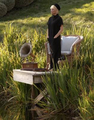 Pamela Anderson ušla u svijet namještaja sa ratan kolekcijom: Evo zašto dizajn scena nije oduševljena