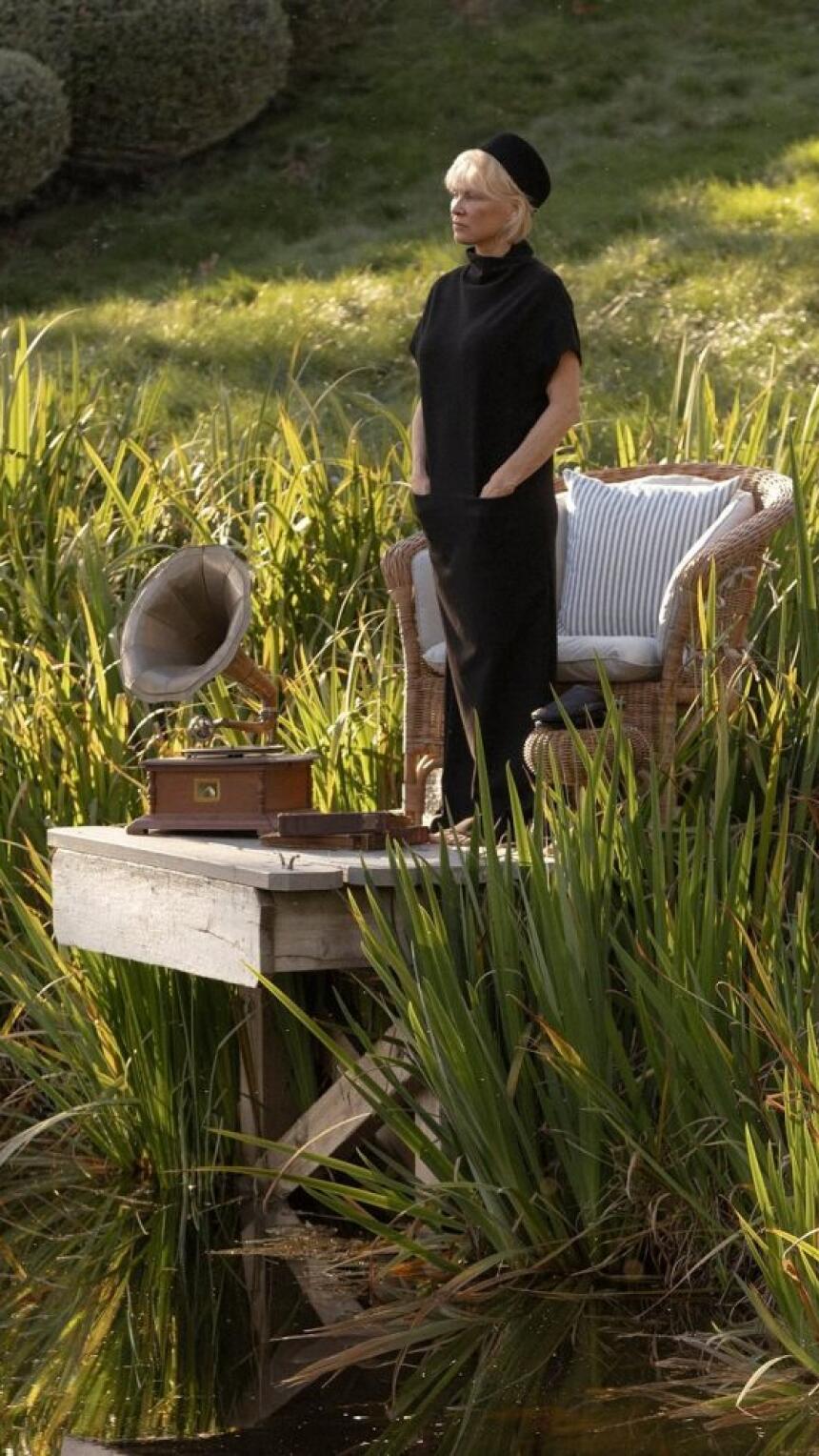 Pamela Anderson ušla u svijet namještaja sa ratan kolekcijom: Evo zašto dizajn scena nije oduševljena