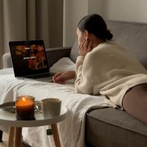 Filmovi Netflix: Top 10 preporuka za hladnije i cozy dane