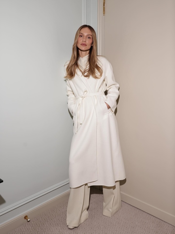 Pantone je objavio ‘boju’ 2026. Ovo je 5 outfita koje možete kreirati u narednih 5 dana.