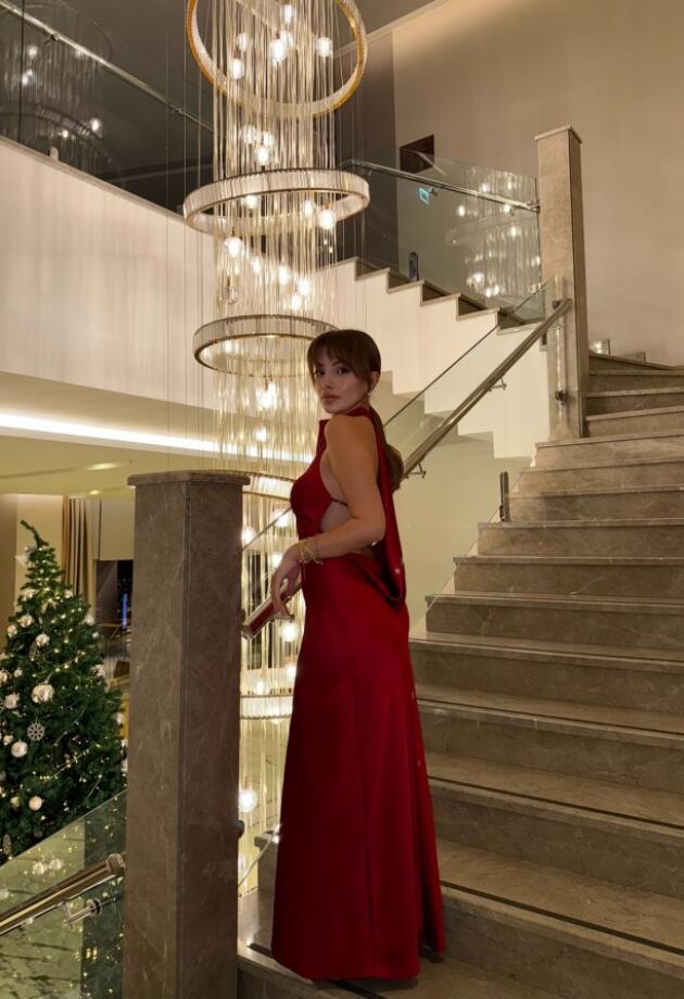 Crvena je uvijek dobra ideja za Novu godinu, a Zara to potvrđuje s ovih 10 haljina.