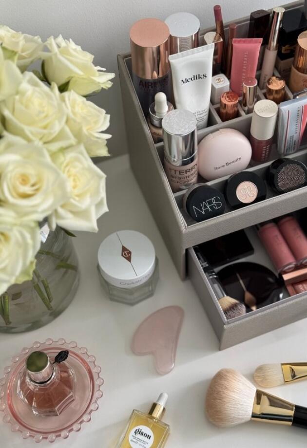 Ako su ti šminka i kozmetika stalno u haosu, ovi Sinsay organizatori rješavaju stvar u par poteza.