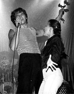 Zašto je bio i ostao frajer! Prepoznajete li ovog domaćeg pjevača po kombinacijama iz 70-ih?