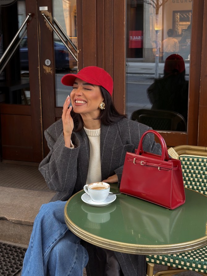 Razmišljate da izađete iz zone komfora? Crvena boja je dobar početak s ovih 15 komada.