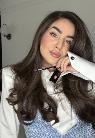 Bonjour.beauty: Aleksandra otkriva trik za punije usne, ali bez Rimmel Cappuccino olovke