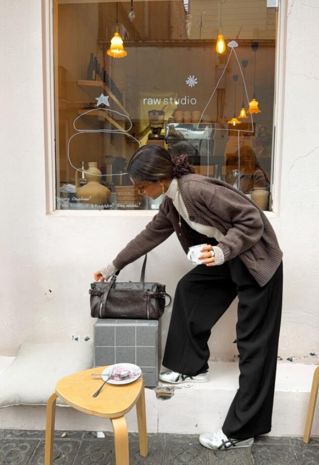 Bershka hlače su u vrhu Google pretraga u BiH, a ovih 10 modela nestaje najbrže.