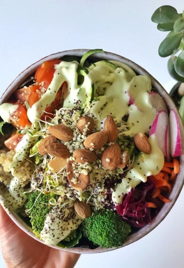 Botox bez igle? Može, jer donosimo recept za viralnu salatu koja je postala ozbiljan beauty ritual.