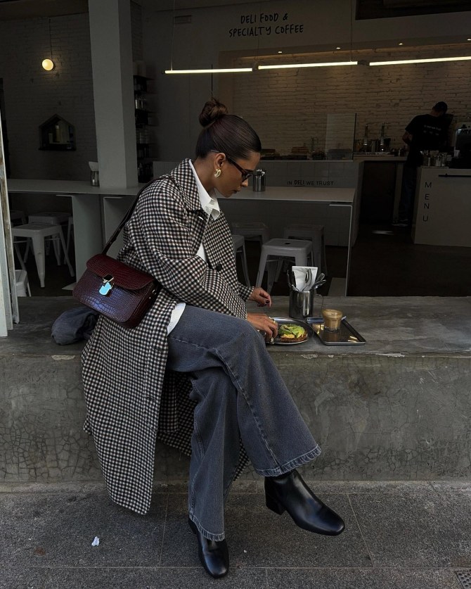 Trend alert: Sive jeans hlače preuzimaju garderobu, plave idu u drugi plan