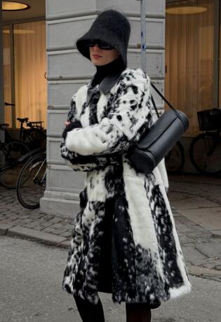 Ovaj ZARA kaput je sve što vam treba da i najjednostavniji outfit izgleda moćno.