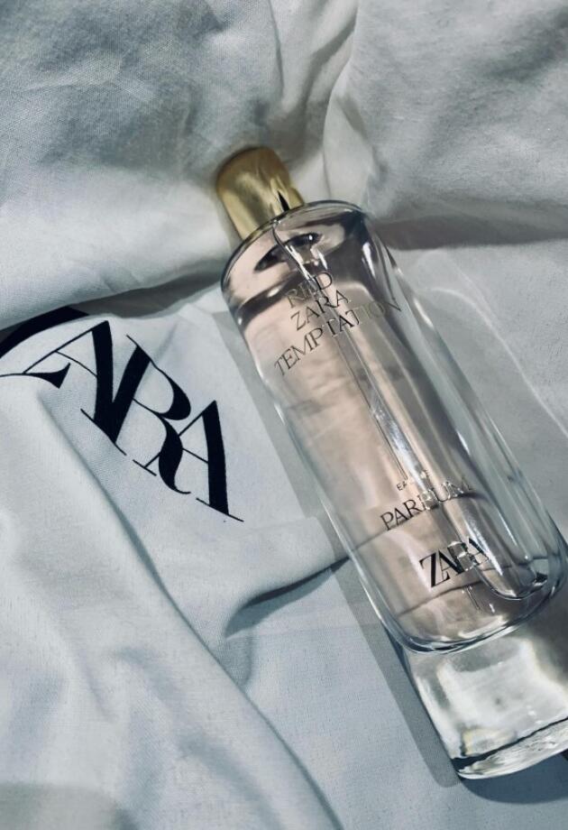 ZARA parfem traje iznenađujuće dugo.