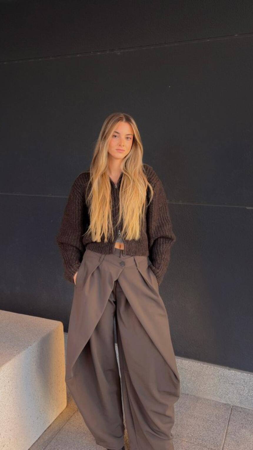 Bershka hlače na duplo kopčanje koje su među najtraženijim modelima sada dolaze u 5 boja