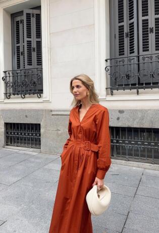 Košulja-haljine za posao: Jednostavno rješenje kada ujutro ne znate šta obući