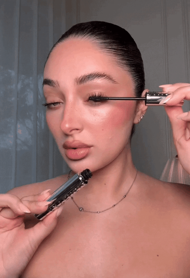 Maskara ispod 20 KM koja daje efekat produženih trepavica zaludila je TikTok