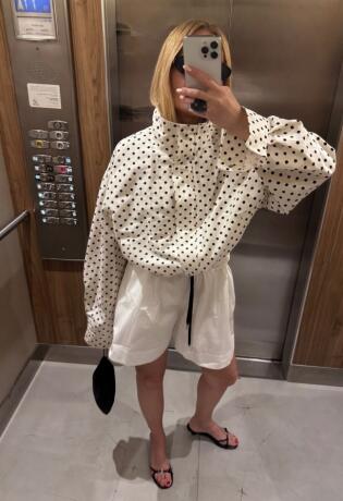 Jakna na tačkice postala je viralni hit na Instagramu, a mi znamo gdje je možete kupiti.