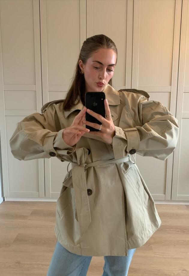 Tražili smo dugi baloner, ali kratki Stradivarius modeli su nam promijenili planove.