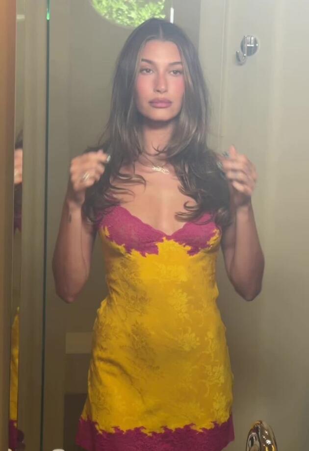 Svi žele haljinu Hailey Bieber s Coachelle, a mi želimo ovu frizuru! Please!