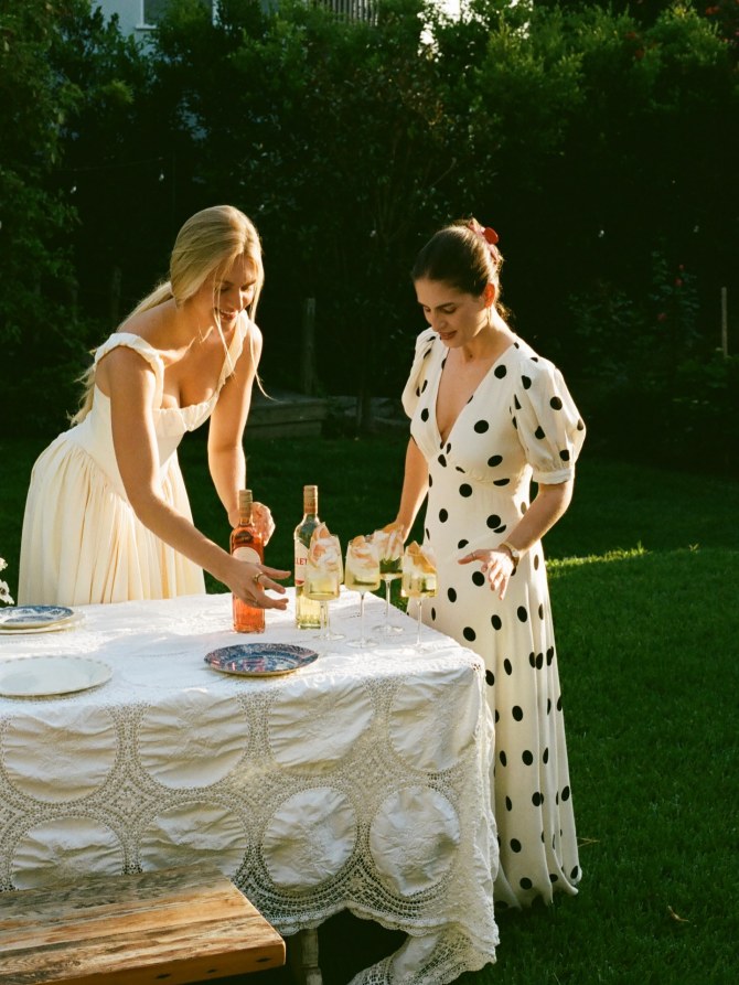 Stolovi koji izgledaju kao iz italijanskog filma: Evo kako ih rekreirati kod kuće