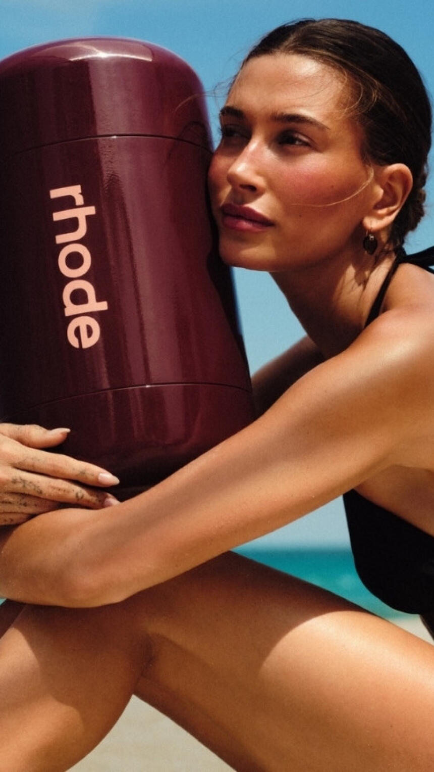Ako volite bronzani ten, Hailey Bieber 9. juna donosi proizvode koje svi žele