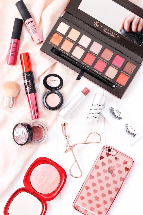 4 beauty proizvoda koja bi svaka žena trebala kupovati u drogerijama 