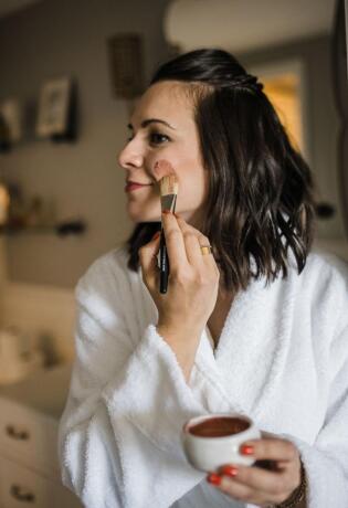 DIY maske za lice koje hidratiziraju kožu nakon izlaganja suncu 