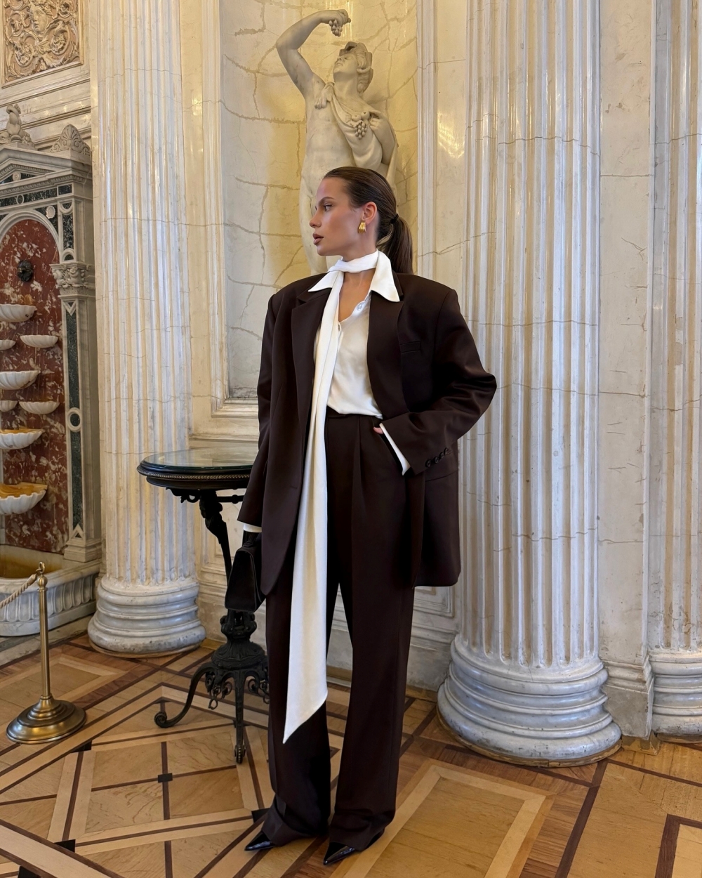 Jednostavan način za wow poslovni stil: Bijela košulja, ali ne bilo koja!